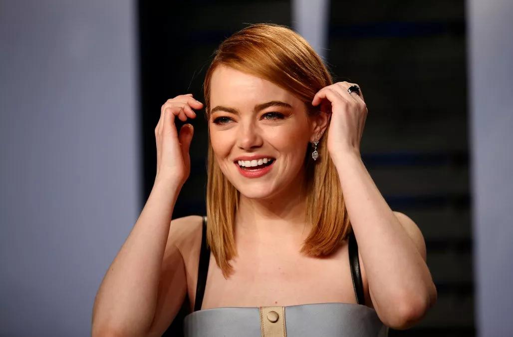 圆脸发型女2021流行发型减龄,40-50岁圆脸减龄发型最新