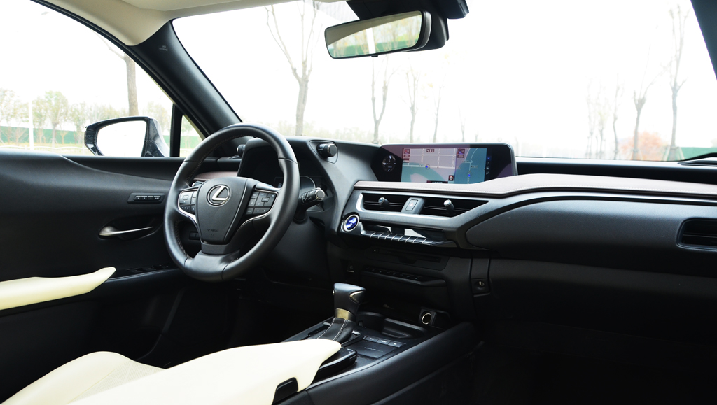 雷克萨斯ux260h试驾多少钱,雷克萨斯ux260h