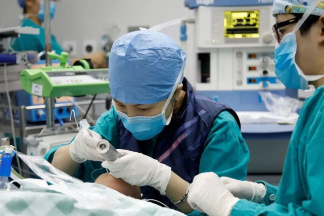 当糟牙和插管冲突时，如何选择？