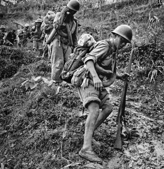 这个土匪既变态又好色，以3岁儿子胁迫霸占友妻，终被我军击毙