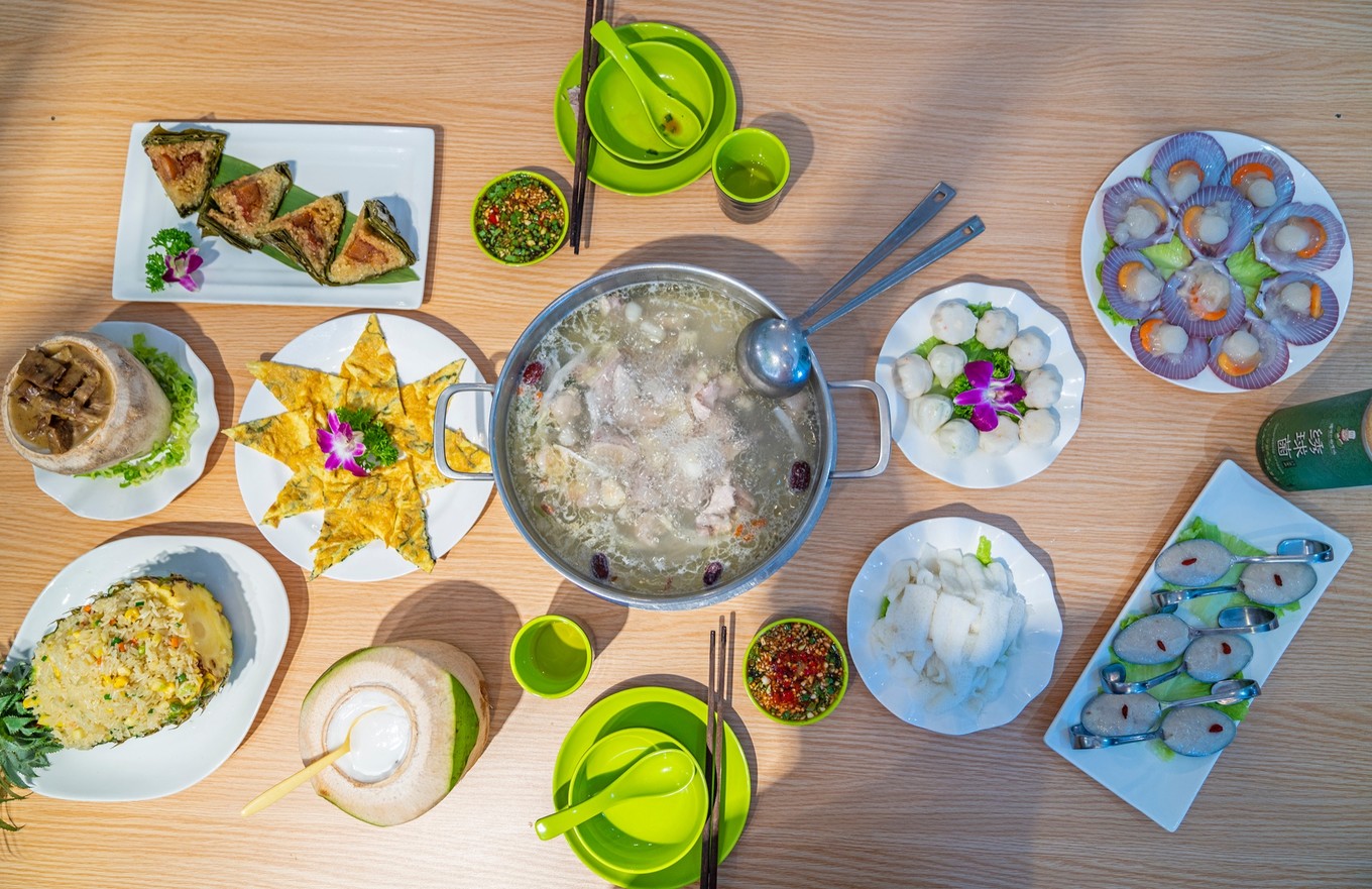 三亚最好吃的网红椰子鸡,三亚小吃不可错过