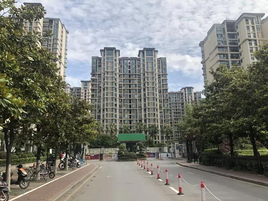 竞价86轮！南京主城豪宅890万卖出，单价仅33966元/㎡