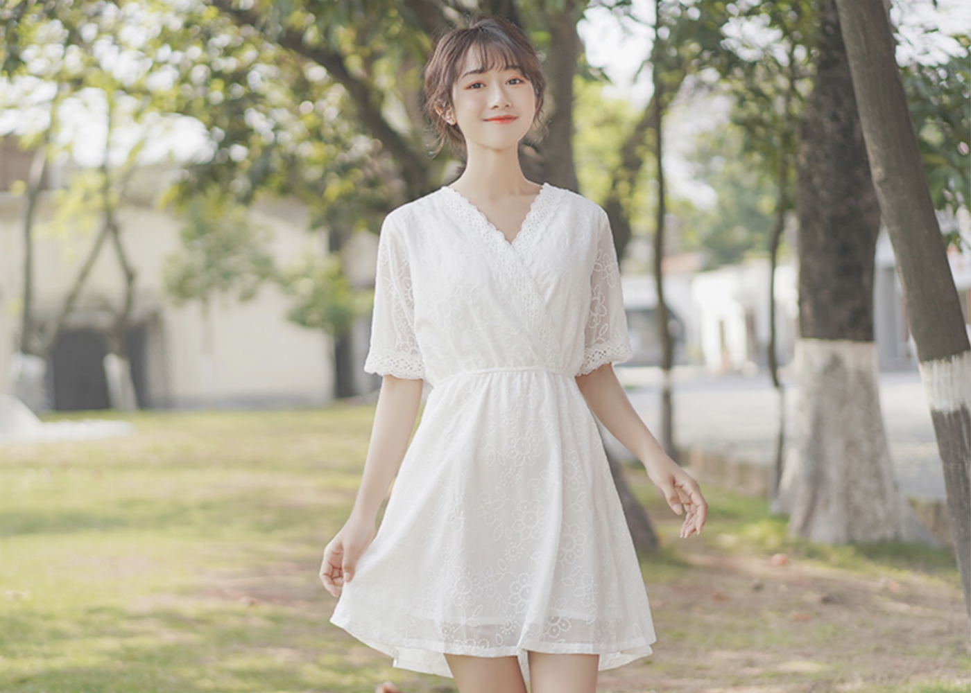 怎么穿蕾丝看起来比较温柔,夏天的宽松蕾丝怎么搭配