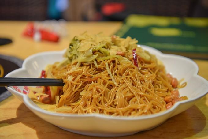 在三亚吃正宗的椰子鸡，不妨试试这两家（海南海岸行者旅行社）