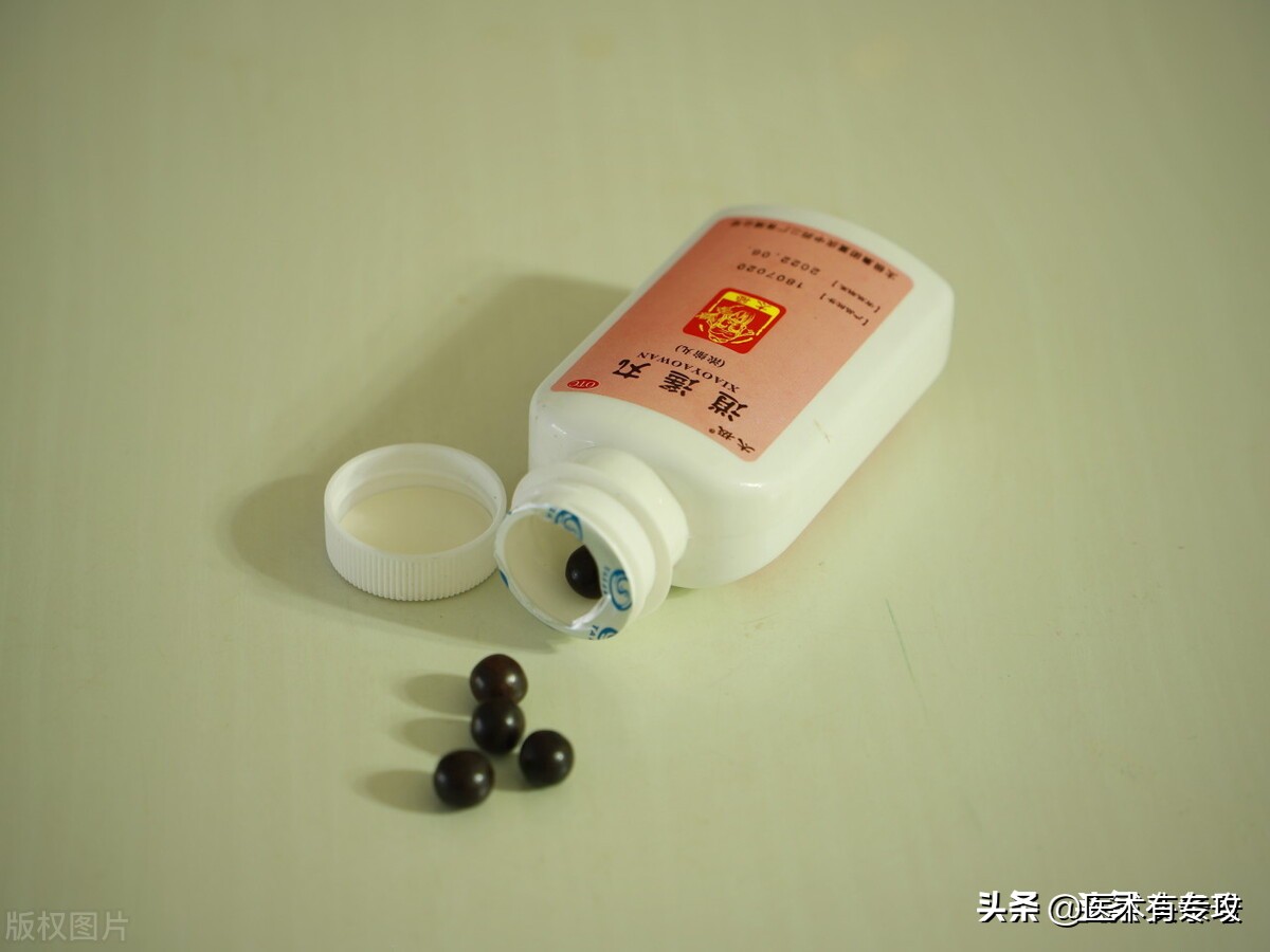 两肋胀痛与肝有关吗,两胁胀痛吃逍遥丸还是龙胆泻肝丸