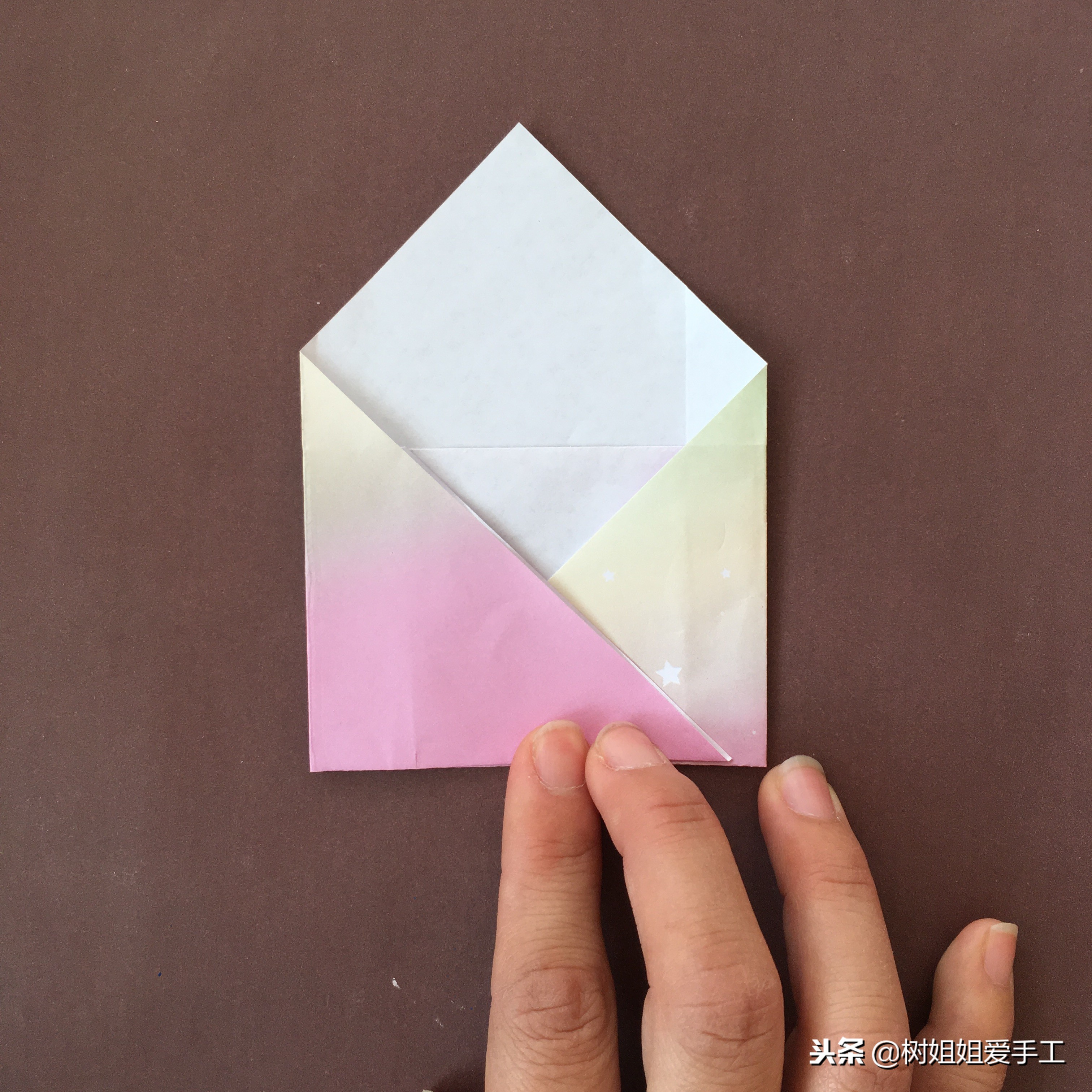 信封正方形折纸折法,三角形信封折纸手工简单易学