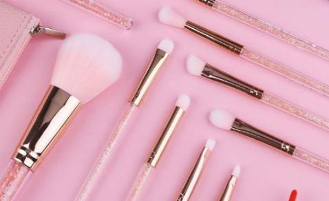 新手必看化妆刷的正确使用方法,化妆刷的正确使用方法