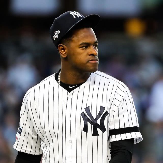 EXO、泫雅pick的潮牌,你确定不来一顶MLB帽子吗？