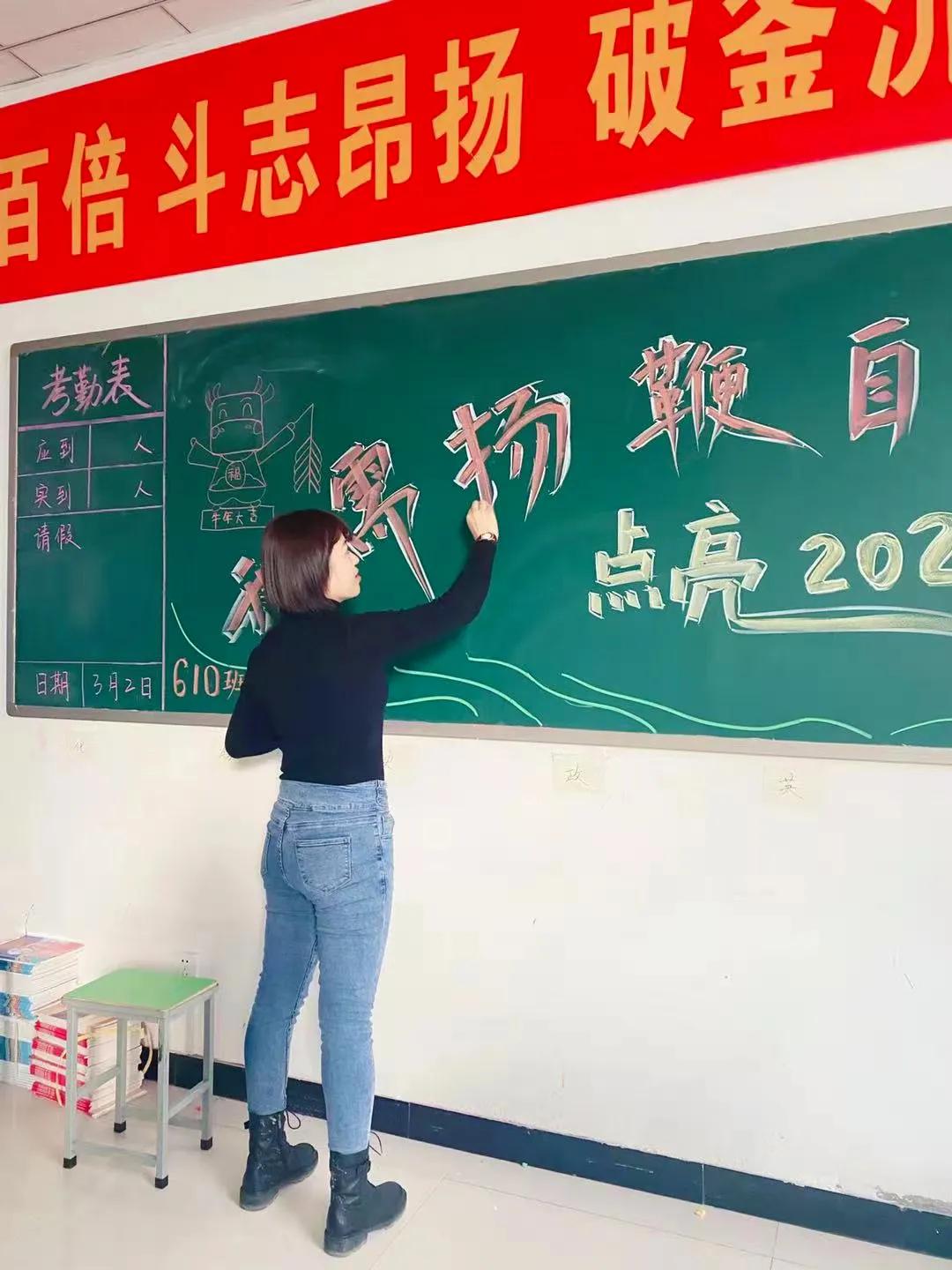 画画的baby幼儿园作品,画画的baby绘画作品