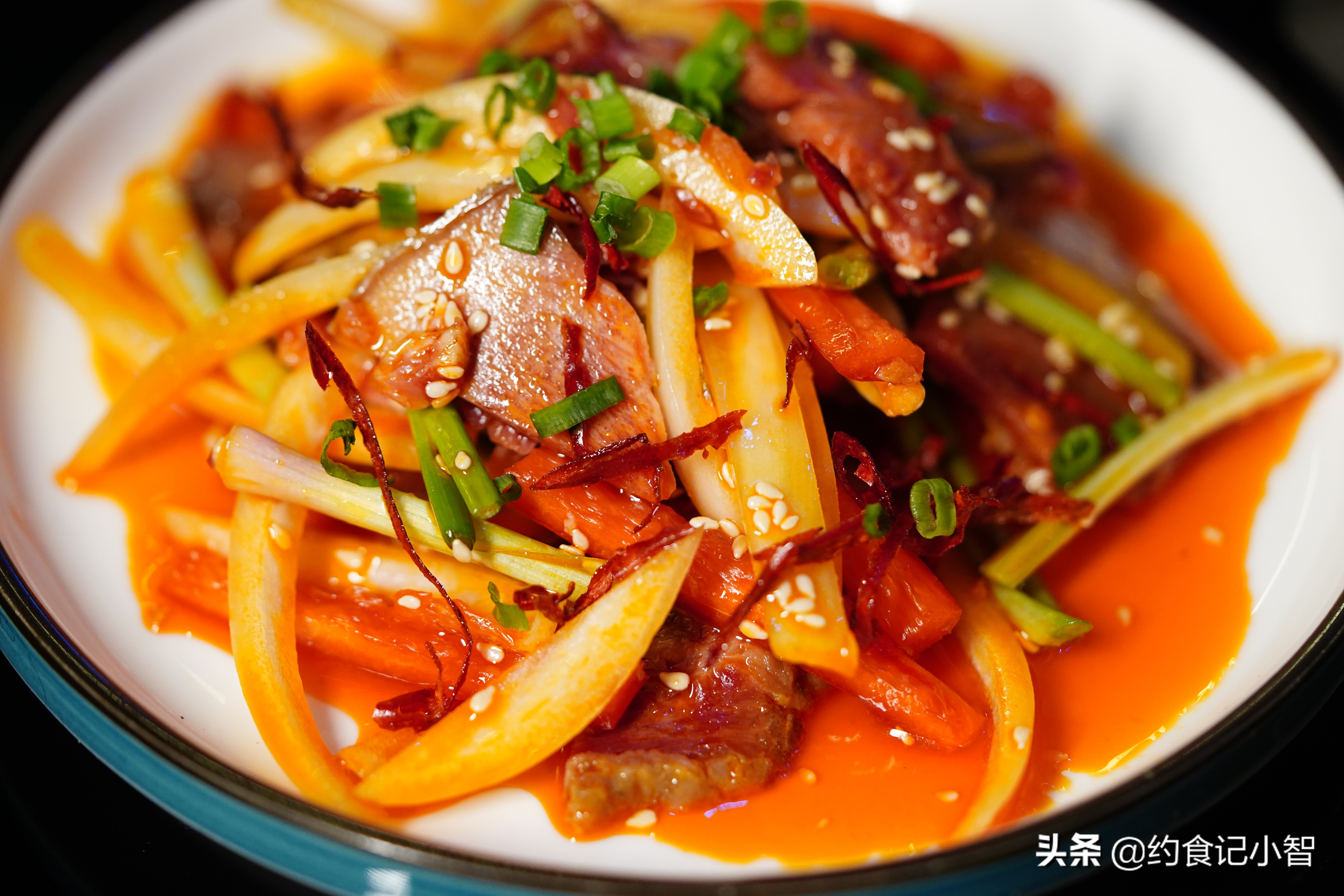 乌鲁木齐这家店丨与音乐和美酒相伴，这杯酒等你来斗