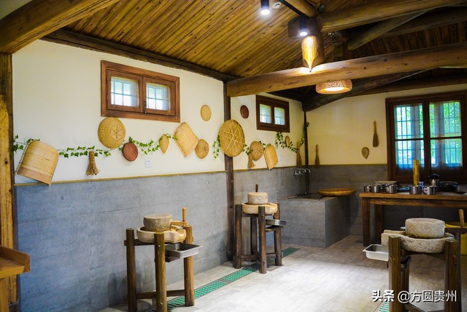 这个夏日，看这个美女如何在浙江乌村的第一百种玩法