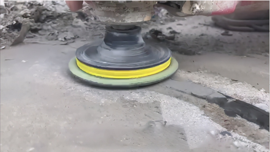 室内地坪裂缝修复图片,房间地坪裂缝修复方法