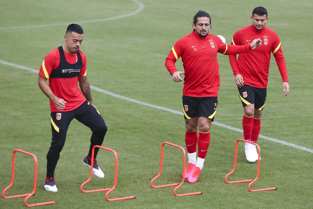 冤枉董路了!国内媒体记者:李铁团队认为归化球员体能不足