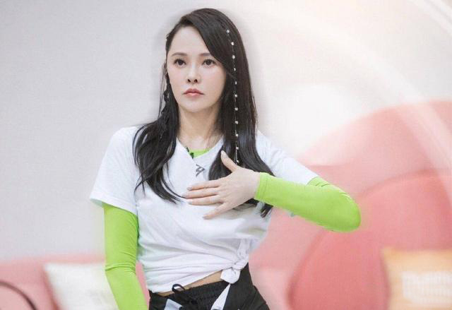 张含韵万茜最后一张照片,万茜和张含韵谁有实力