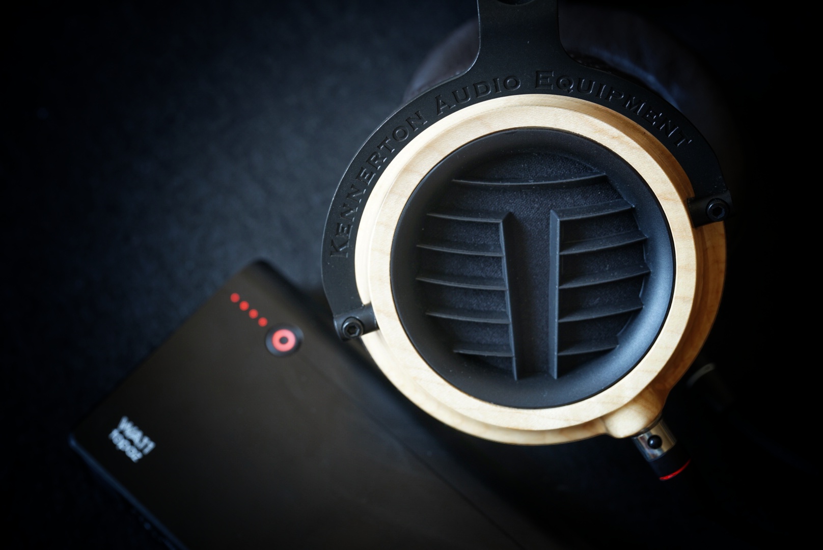 让耳旁，洋溢幸福！售价3W块的苏俄Kennerton参考级平板耳机Thror