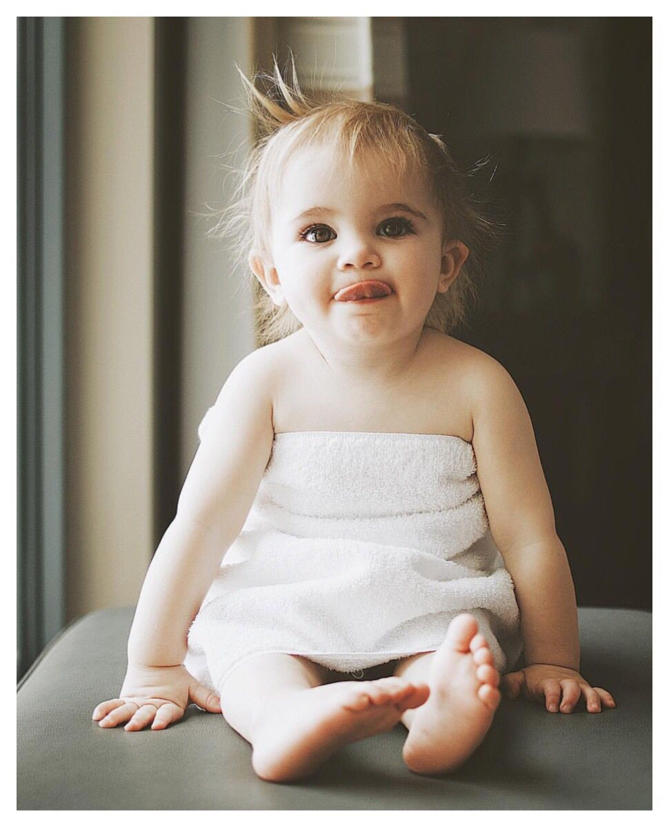 宝宝突然一洗澡就哭是怎么回事,宝宝洗澡哭得可伤心了