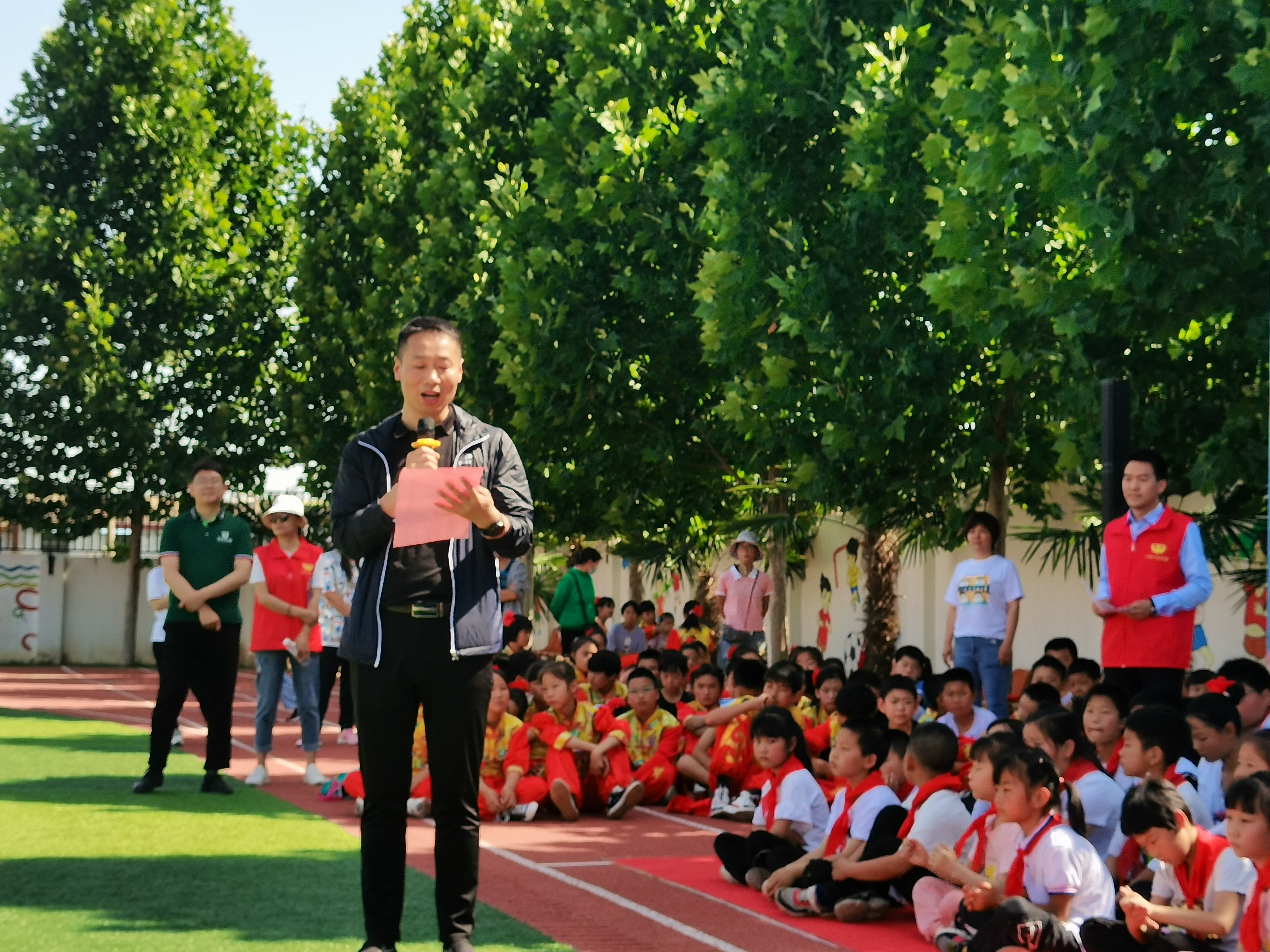 扶众公益暖冬行动志愿者,助力十四运志愿者在行动