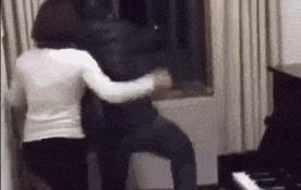 看了整整七分钟，他们最终还是上去了