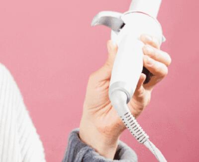 做头发卷法步骤图片,用电卷棒卷头发的步骤