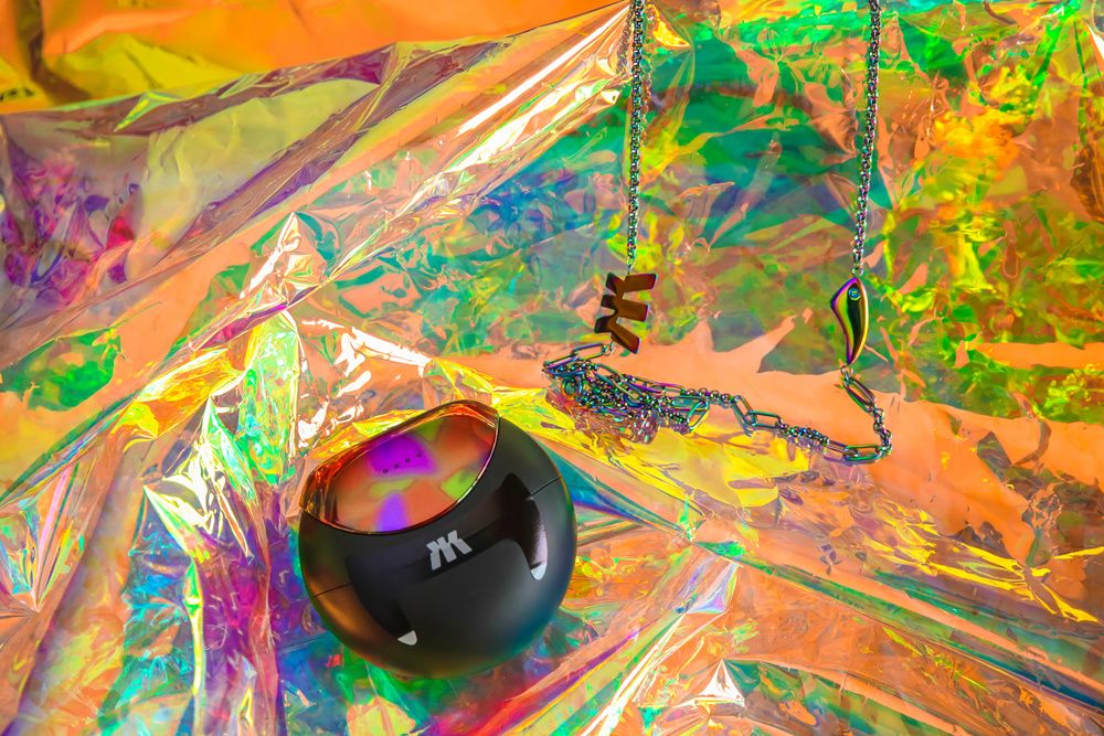 耳机也能入驻潮流圈？ROttKRON乐旷多晶锆宝石耳饰耳机来袭