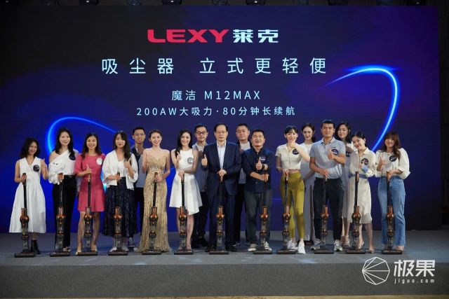 手持吸尘器做家务视频,轻便小巧大吸力吸尘器