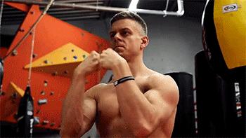 卧推怎么调整手腕,做卧推手腕疼怎么办