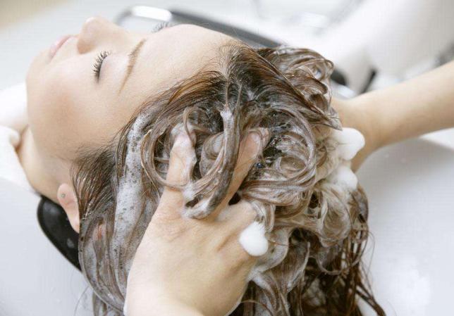 如何轻松快速的get到高蓬松头发,头发蓬松才是显脸小神器