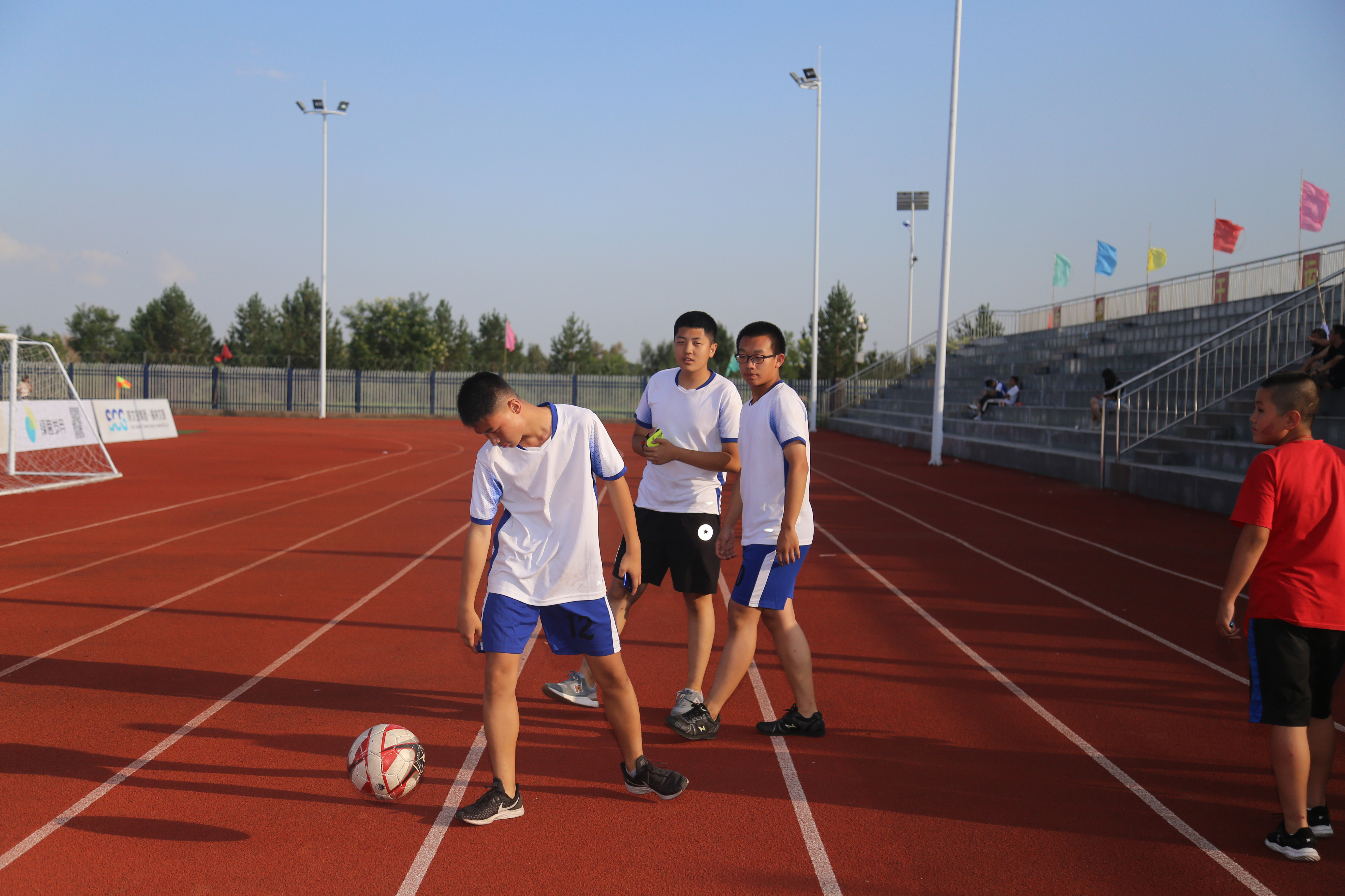 大结局？NO，榆林足球，在路上……