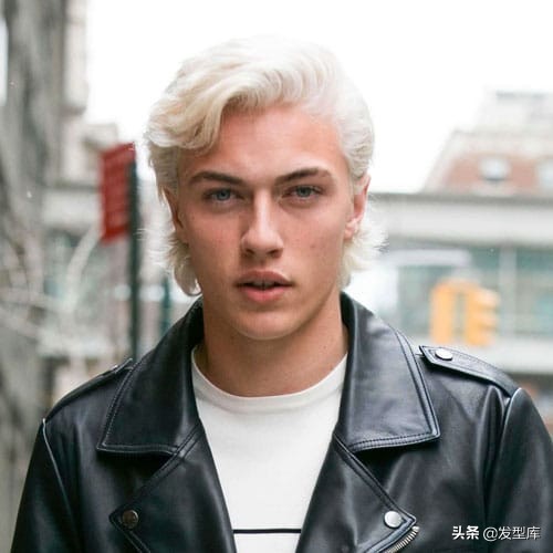 50岁鲻鱼头烫发发型,短发发型女2020流行发型鲻鱼头