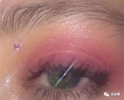 如何让眼睛“变大变美”?这“3种习惯”,给你一双自带特效大眼