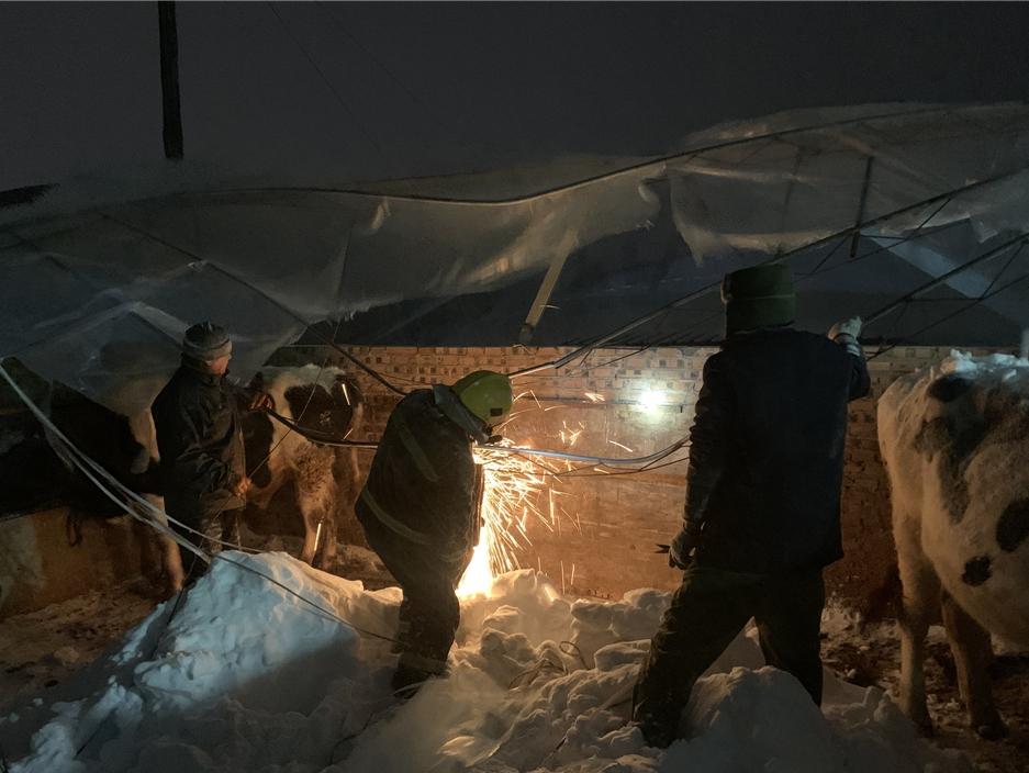 浴血奋战严寒,内蒙古通辽遭遇雪灾