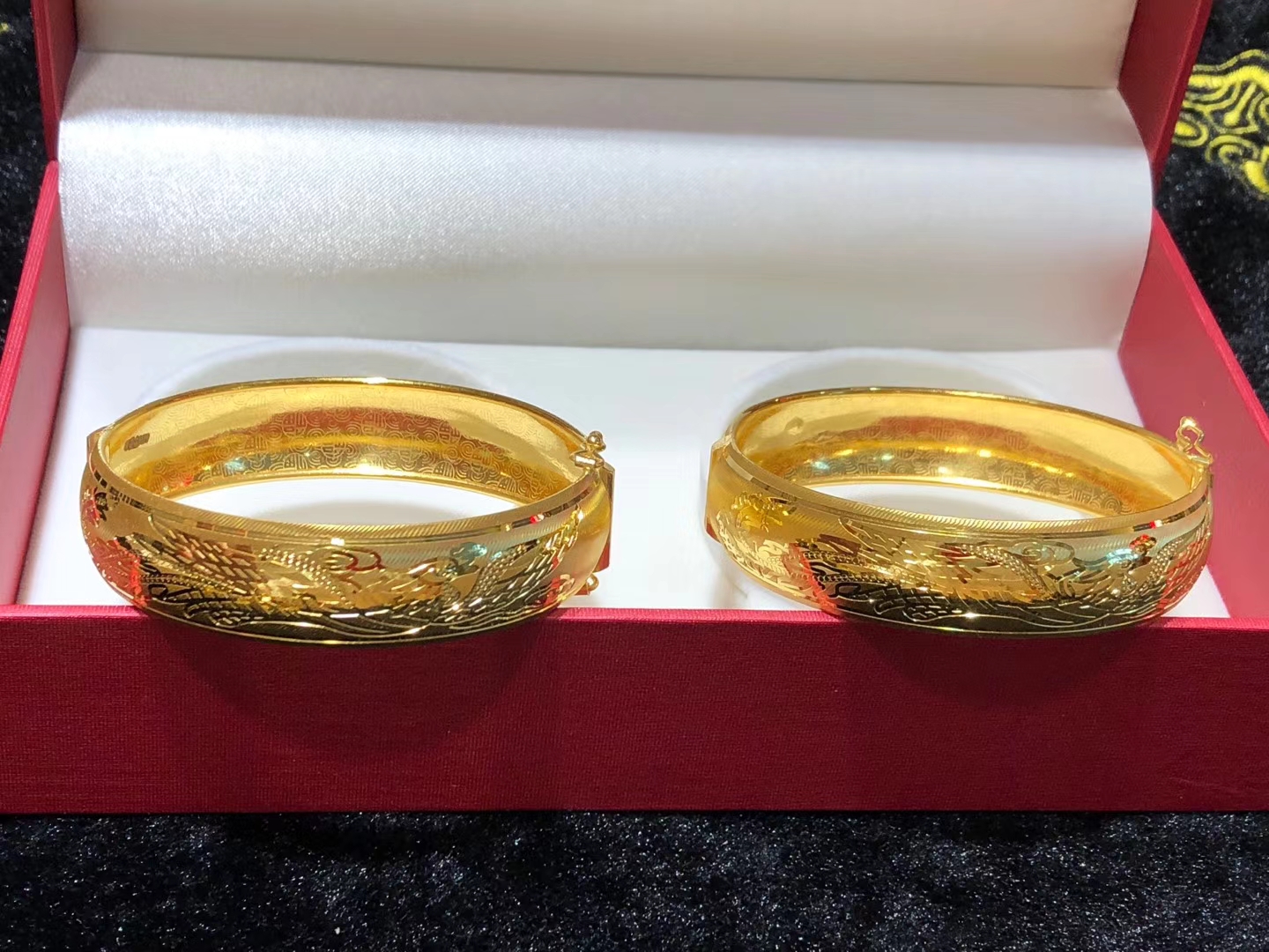 盘点十大必买的经典款黄金手镯,最适合长期佩戴的黄金手镯款式