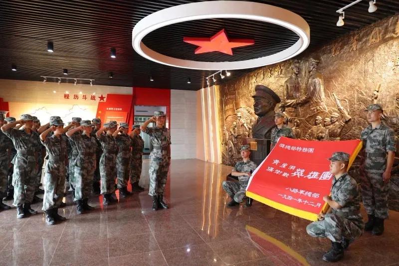 少尉服役8年是什么军衔,少尉新疆军区三等功