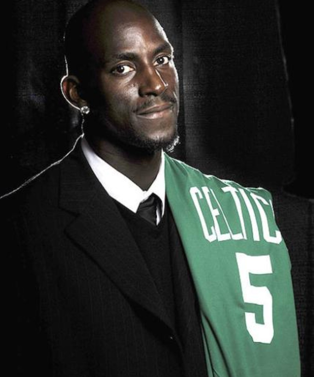 老狼王和老手套跟老东家的拧巴，NBA球衣退役的奇闻逸事