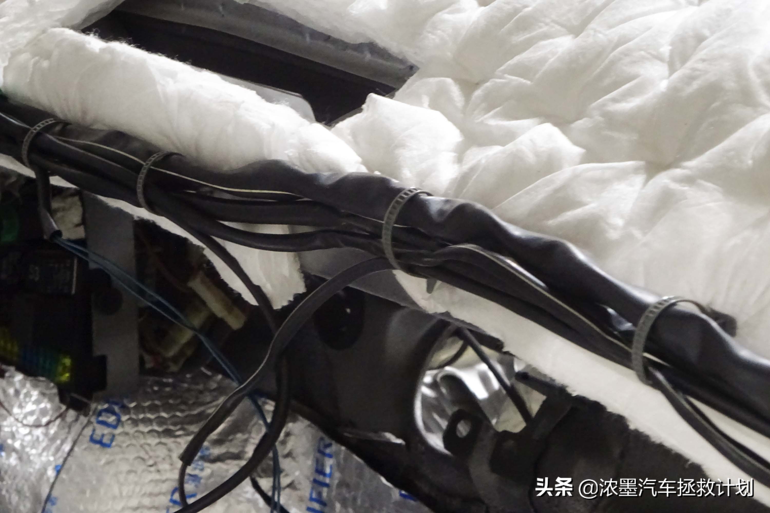 「妙手生花」重建一台战损级桑塔纳，带给它历经千般后的华丽重生