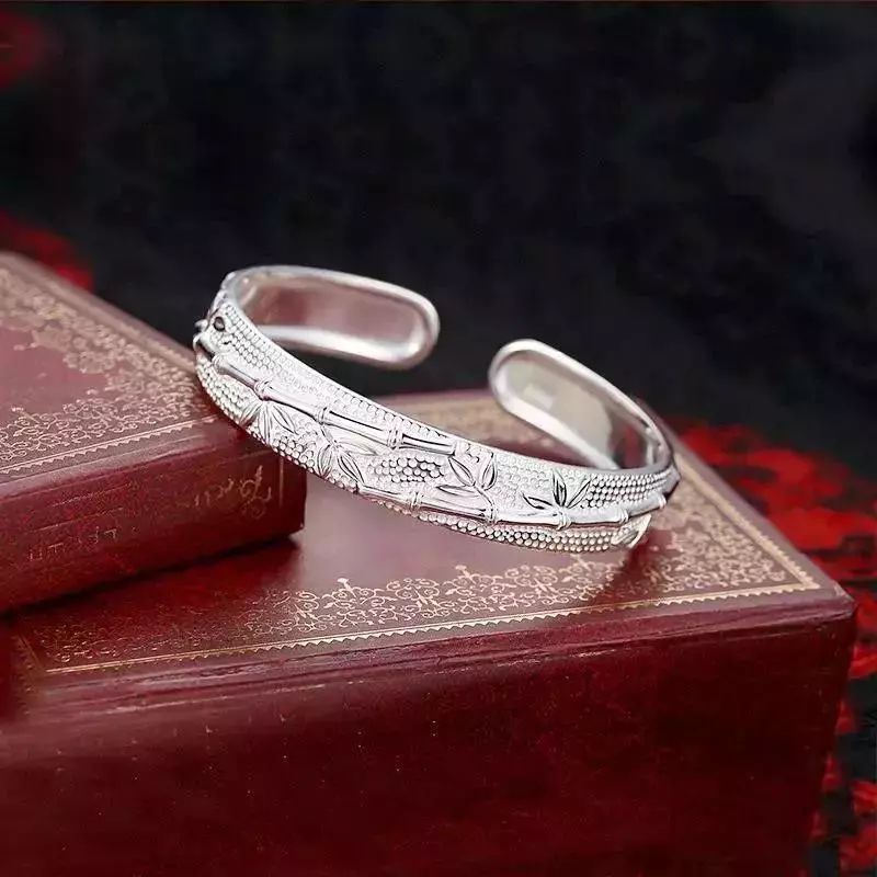 100多块钱的银戒指是真的吗,真的会有人花几千万买一个手表吗