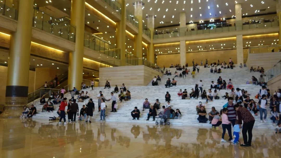 济南这座城市带来了太多的回忆,济南是一座四季美如画的城市