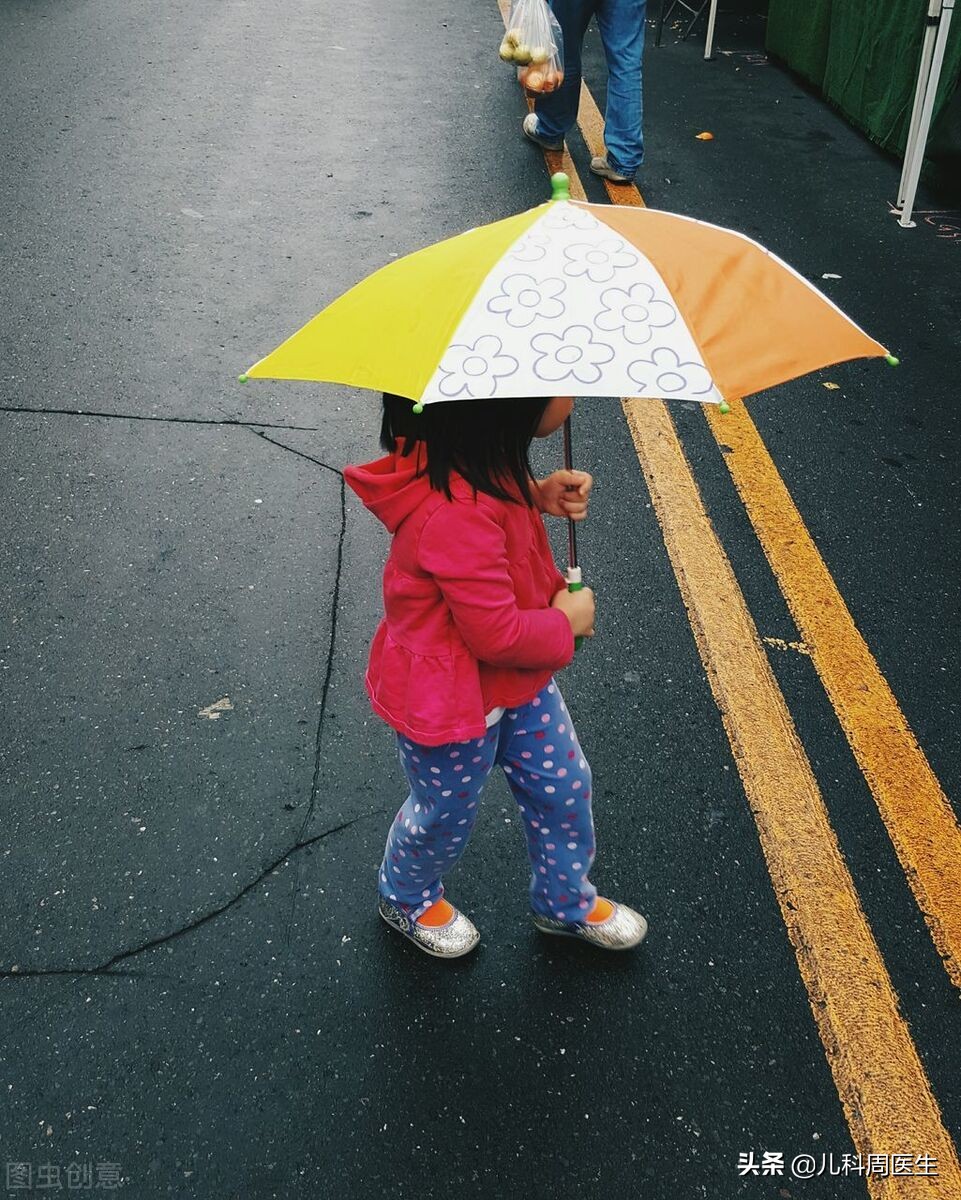 孩子春捂秋冻的方法,秋高气爽易感冒