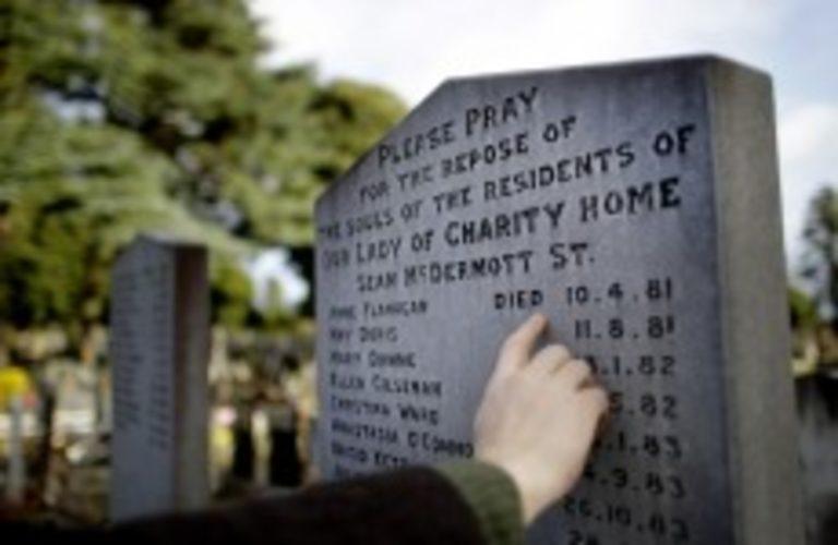 爱尔兰的“洗衣房”丑闻轰动全国，总统亲自出面道歉