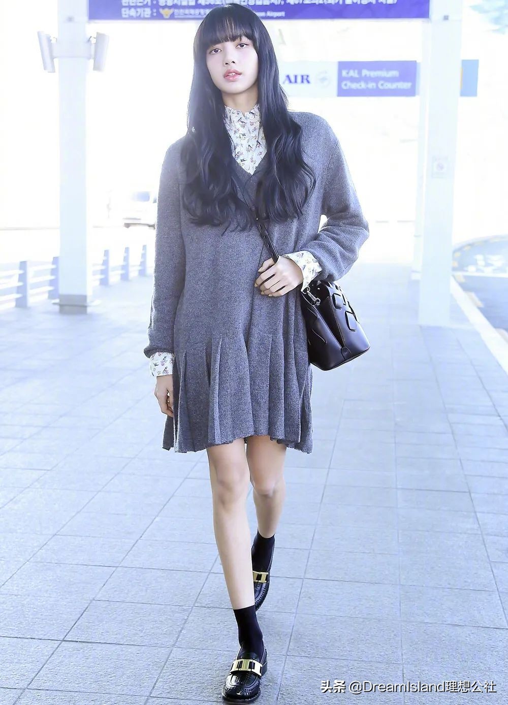 街拍白色乐福鞋,达妹街拍图文