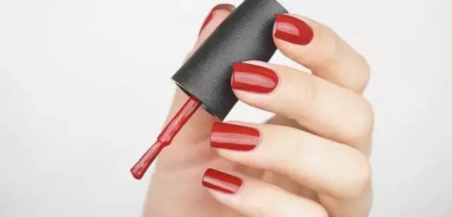 黑黄皮显白指甲油,黄黑皮裸色指甲油怎么选