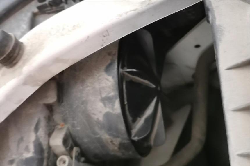 别克英朗led大灯更换视频,2018款别克英朗大灯是led