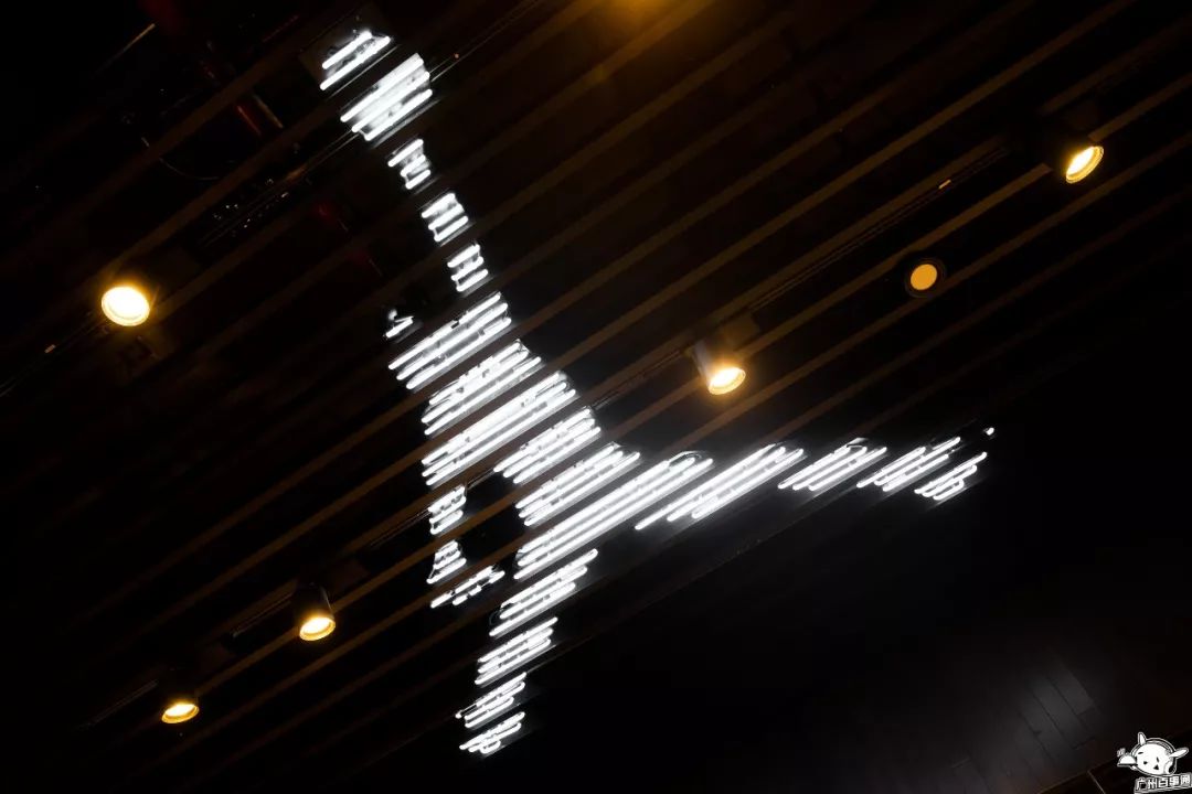 广州最大的AJ旗舰店来了!独栋双层,还有24款限量球鞋...