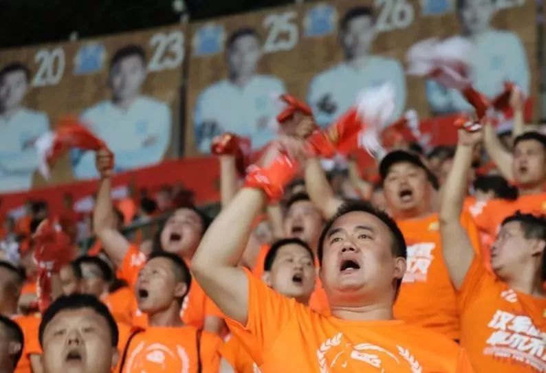 武汉卓尔0:5广州恒大,坚韧如钢铁温柔如蝶翼