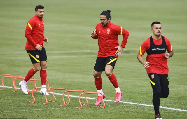 足球直播cctv5中国队vs韩国,cctv-5现场直播中国队对澳大利亚