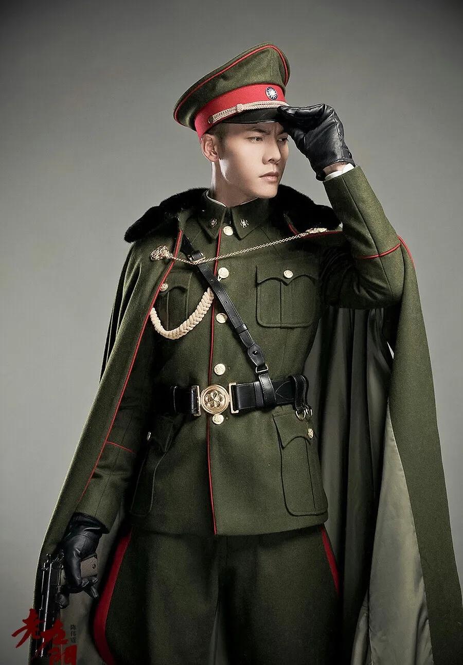 厚刘海和稀刘海哪个好看,厚刘海和八字刘海