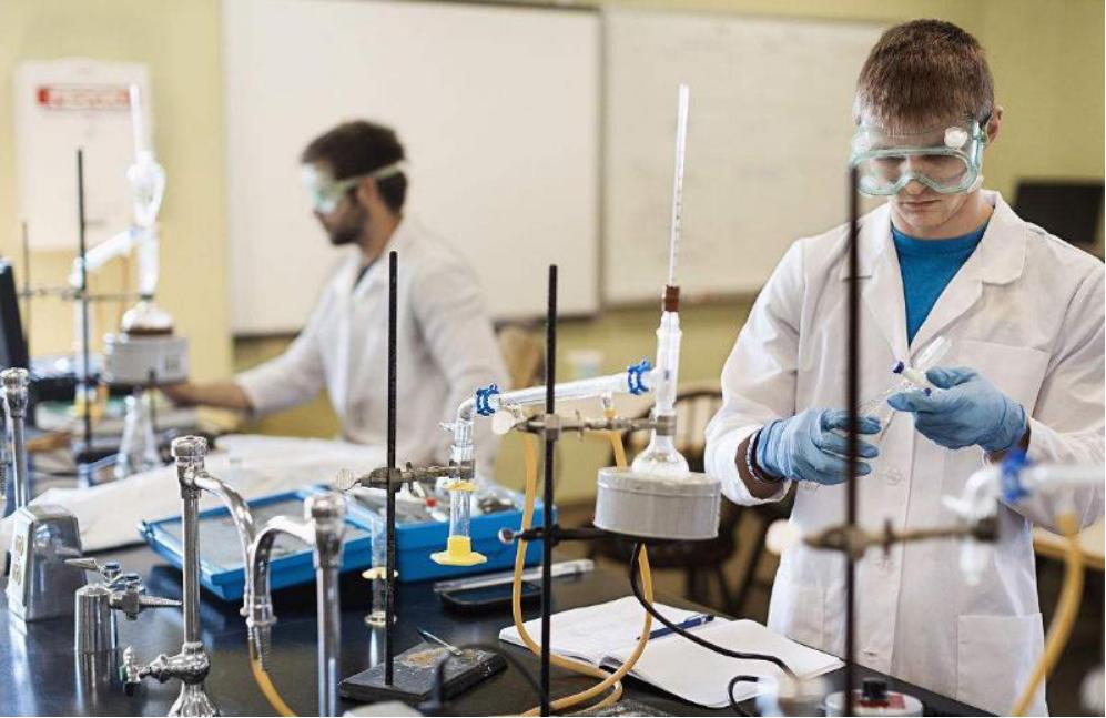 化学和应用化学哪个好就业,化学和应用专业哪个好