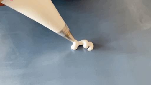 没有裱花袋裱花嘴泡芙奶油怎么挤,奶油裱花嘴怎么自做