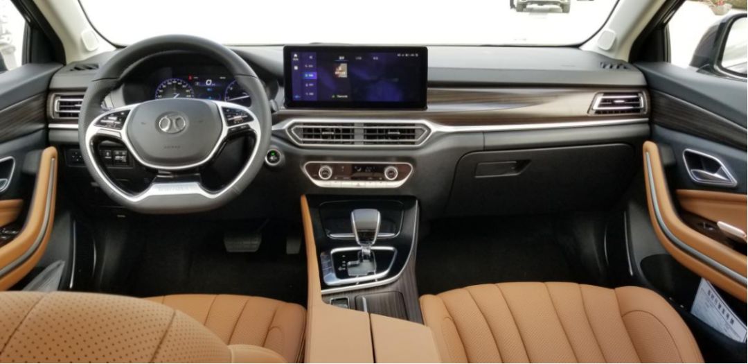 北京绅宝智道最新款,5万空间大的家用轿车