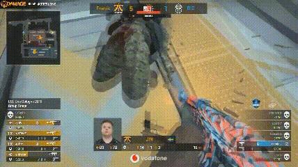 「职业哥鞭尸」彬彬有礼抬棺队，相敬如宾火葬场